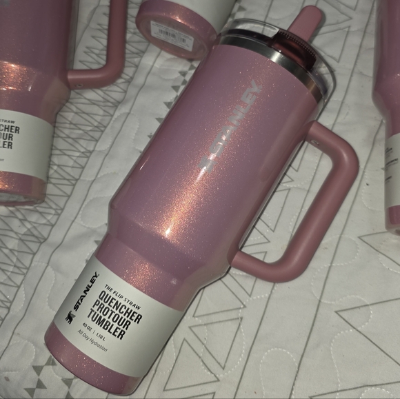 🏷NWT Stanley Holiday Port Shimmer 40oz Quencher ProTour Flip Straw Tumbler - Picture 4 of 7